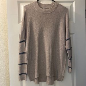 AMERICAN EAGLE Jegging Fit Stripped Sweater Top